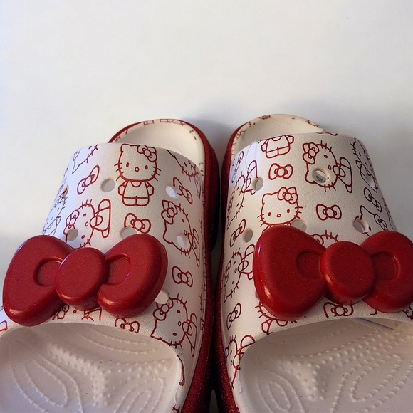 Hello Kitty x Crocs Stomp Slide Sandals – Limited Edition 2024 Size 9W - Picture 4 of 12